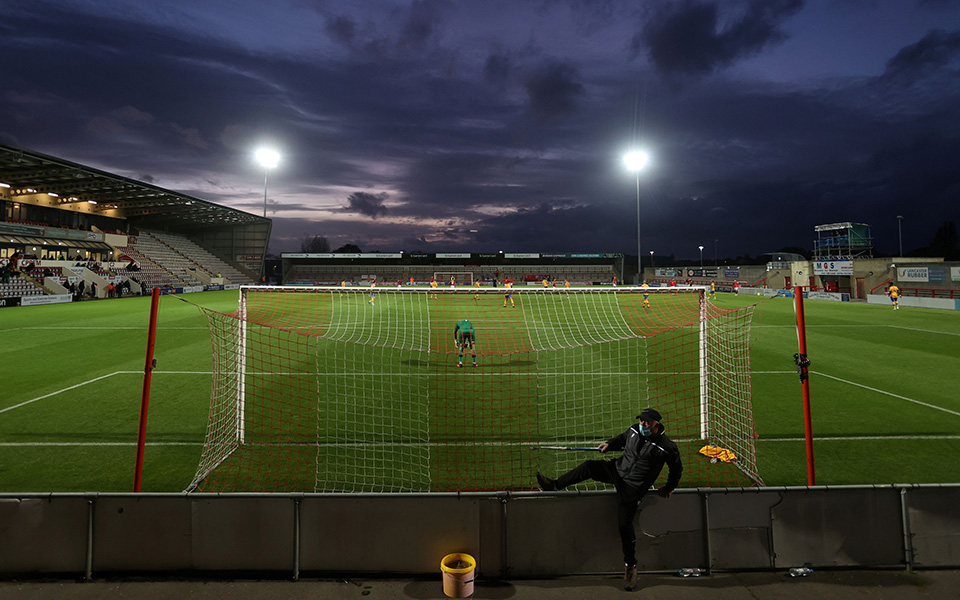 Τα άδεια γήπεδα στη Βρετανία περιμένουν την επιστροφή των φιλάθλων (εικόνες)-9