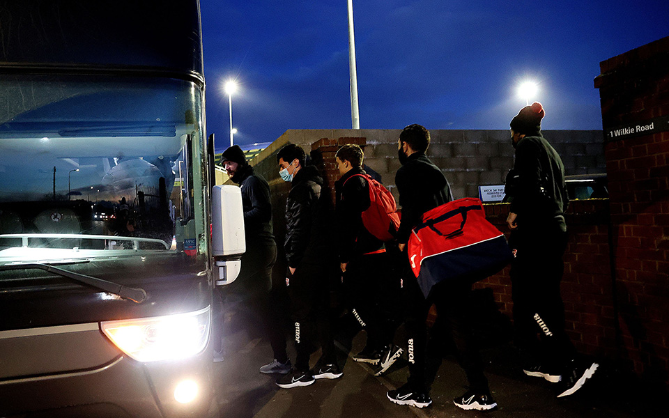 Τα άδεια γήπεδα στη Βρετανία περιμένουν την επιστροφή των φιλάθλων (εικόνες)-10