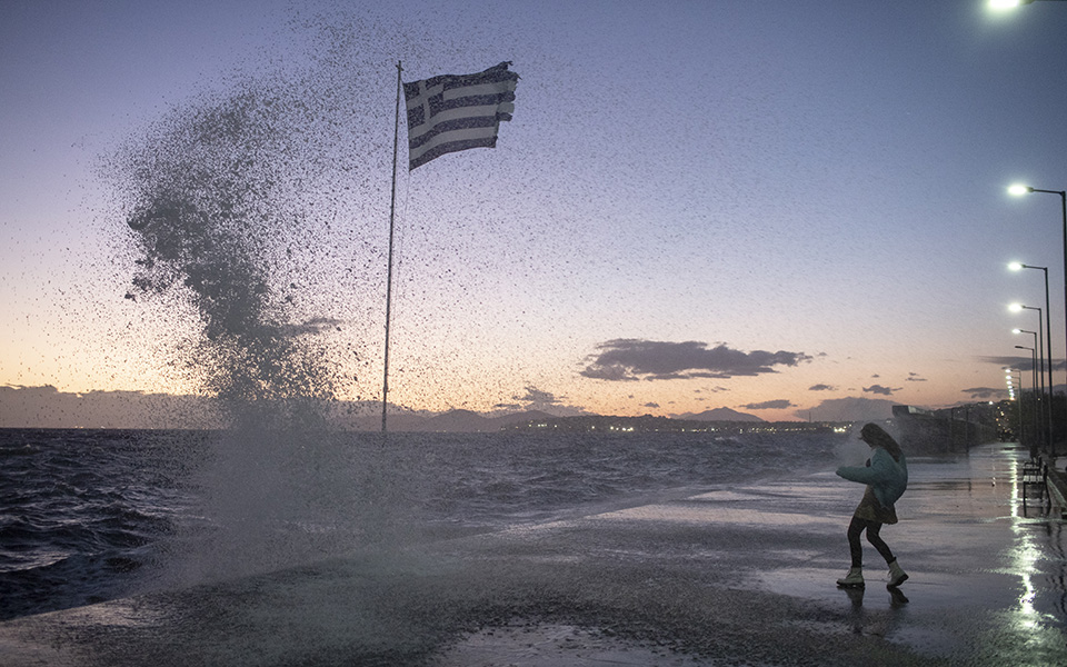 δροσερή-άνοιξη-πολύ-θερμό-καλοκαίρι-π-561303334