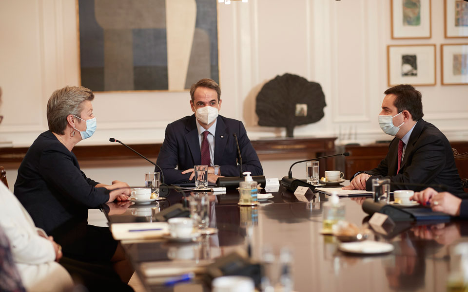 το-νέο-σύμφωνο-μετανάστευσης-στη-συνά-561311077