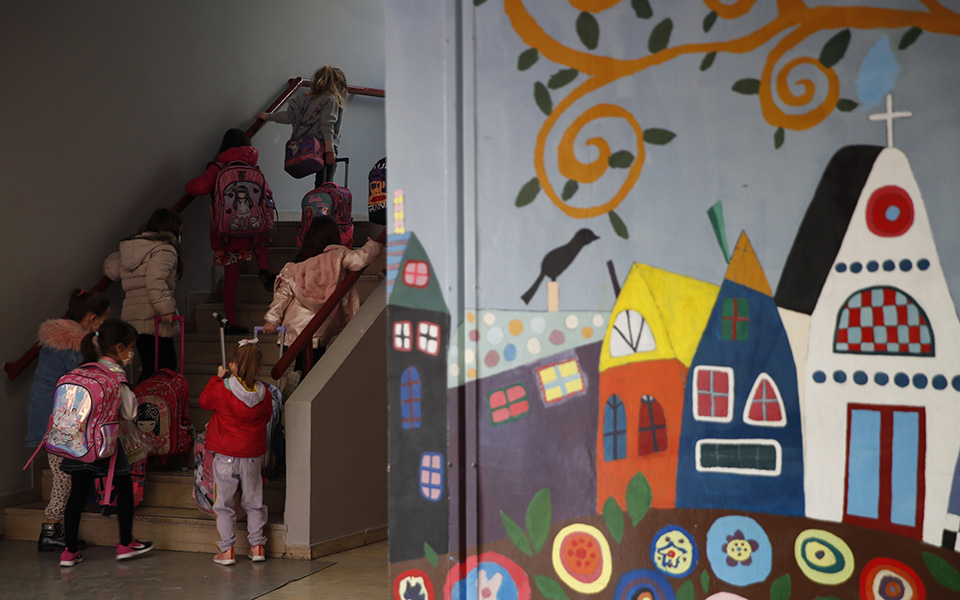 υπό-συζήτηση-η-παράταση-του-σχολικού-έ-561296041