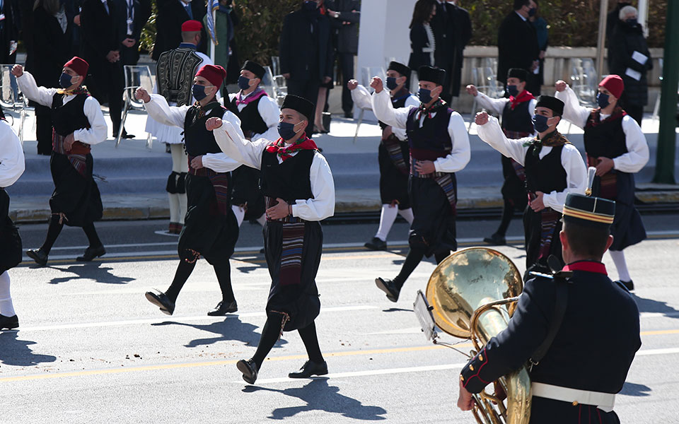200 χρόνια από την ελληνική επανάσταση: Καρέ – καρέ η ιστορική παρέλαση-5