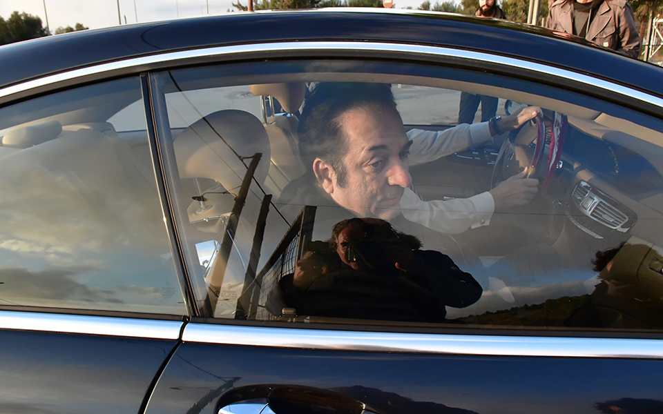 απαλλάχθηκε-ο-ενεχυροδανειστής-ριχά-561311656