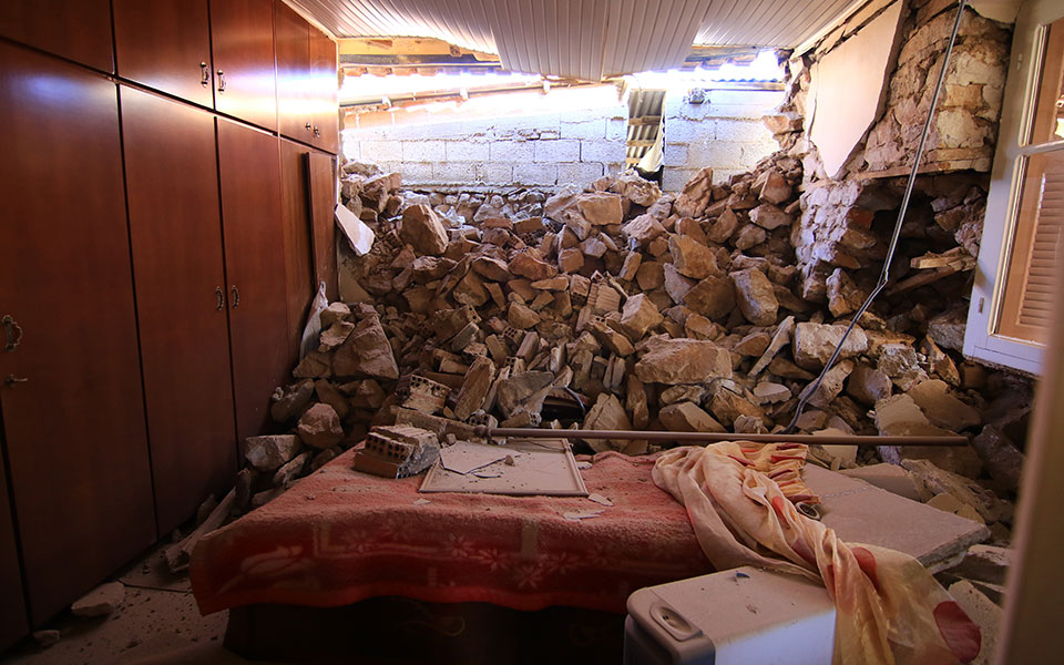 Δύσκολη νύχτα για τους σεισμόπληκτους της Θεσσαλίας-2