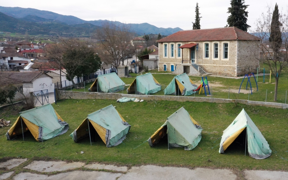 εγκαταστάθηκαν-οι-πρώτοι-13-οικίσκοι-στ-561291079