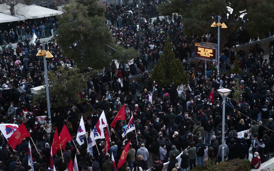 σύγκρουση-για-τις-διαδηλώσεις-παρά-το-lo-561290008