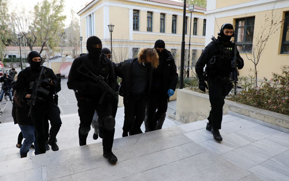 nέες-διώξεις-για-τον-άγριο-ξυλοδαρμό-το-561292747