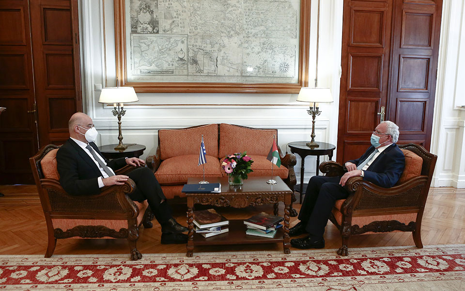 ν-δένδιας-συνάντηση-με-τσαβούσογλου-μ-561296572