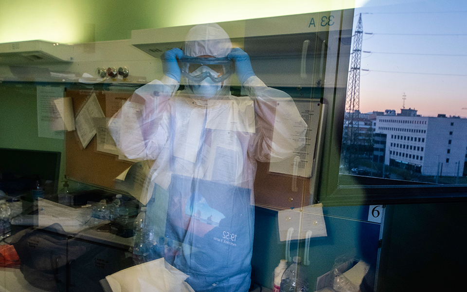 κορωνοϊός-1-165-νέα-κρούσματα-39-θάνατοι-561288592