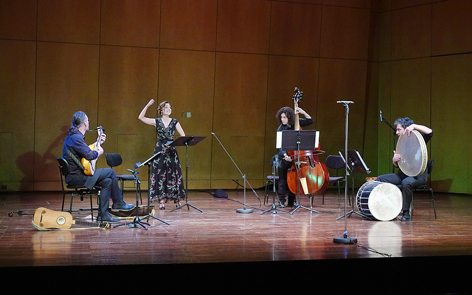 μουσικές-εικόνες-από-τον-ισπανικό-χρ-561308305