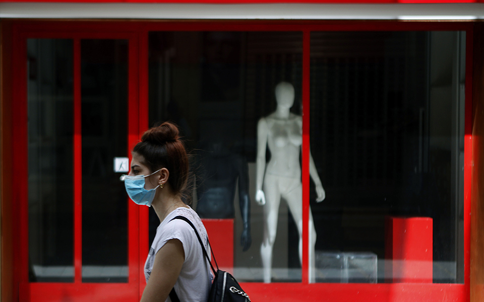 ένας-χρόνος-ακορντεόν-στο-λιανεμπό-561298051