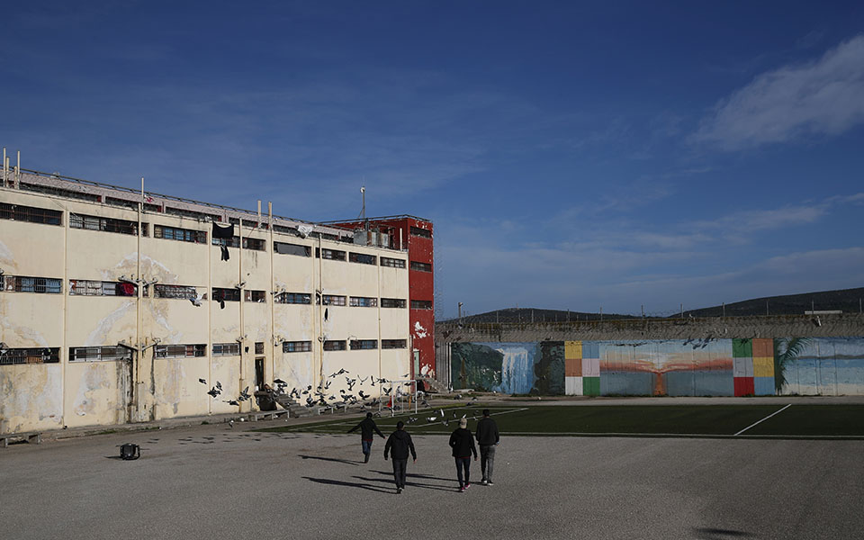 Η πρόκληση της τηλεκπαίδευσης στις φυλακές Αυλώνα (εικόνες)-6