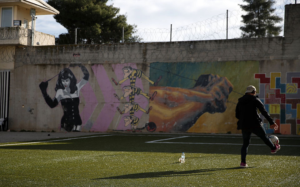 Η πρόκληση της τηλεκπαίδευσης στις φυλακές Αυλώνα (εικόνες)-4