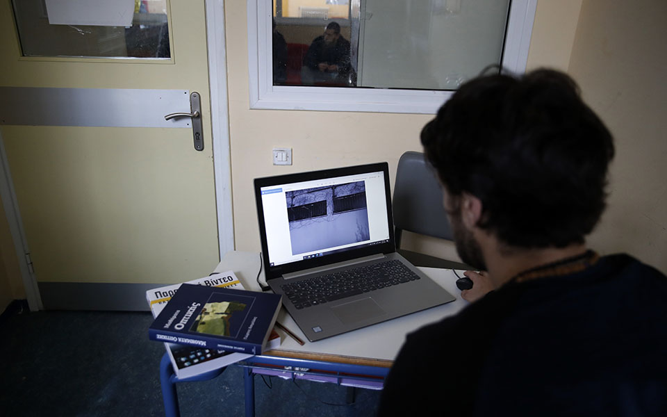 Η πρόκληση της τηλεκπαίδευσης στις φυλακές Αυλώνα (εικόνες)-16