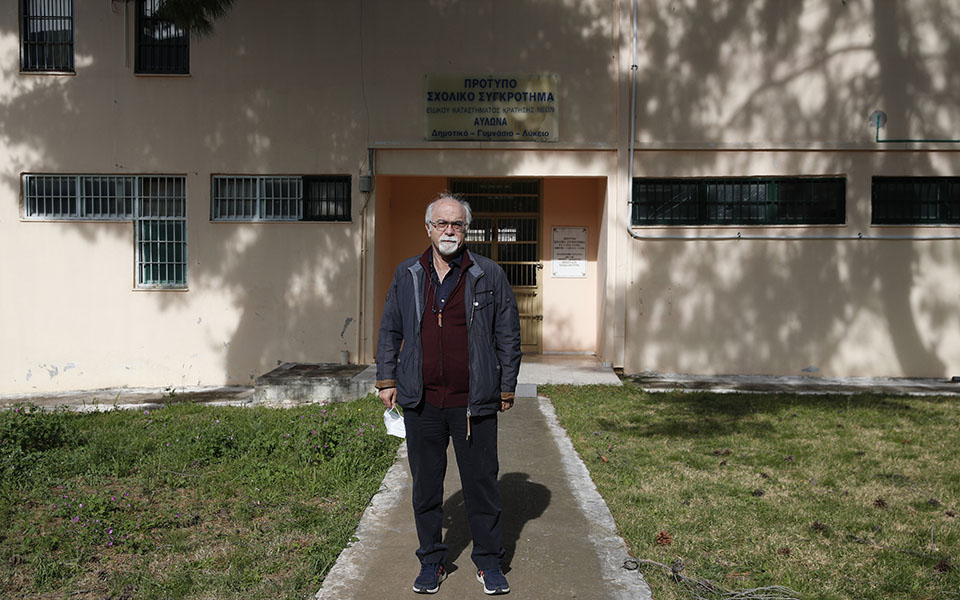 Η πρόκληση της τηλεκπαίδευσης στις φυλακές Αυλώνα (εικόνες)-3