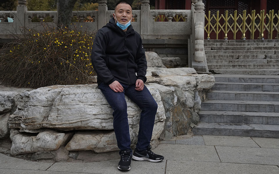 «Δεν θα τα παρατήσω»: Μικρές ιστορίες θάρρους και αυτοθυσίας από τη μάχη κατά της Covid-10