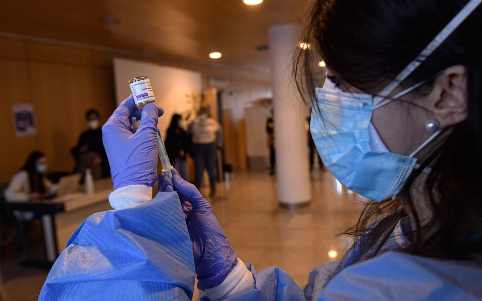 τι-απαντά-η-astrazeneca-για-τα-κρυμμένα-εμβόλι-561306169