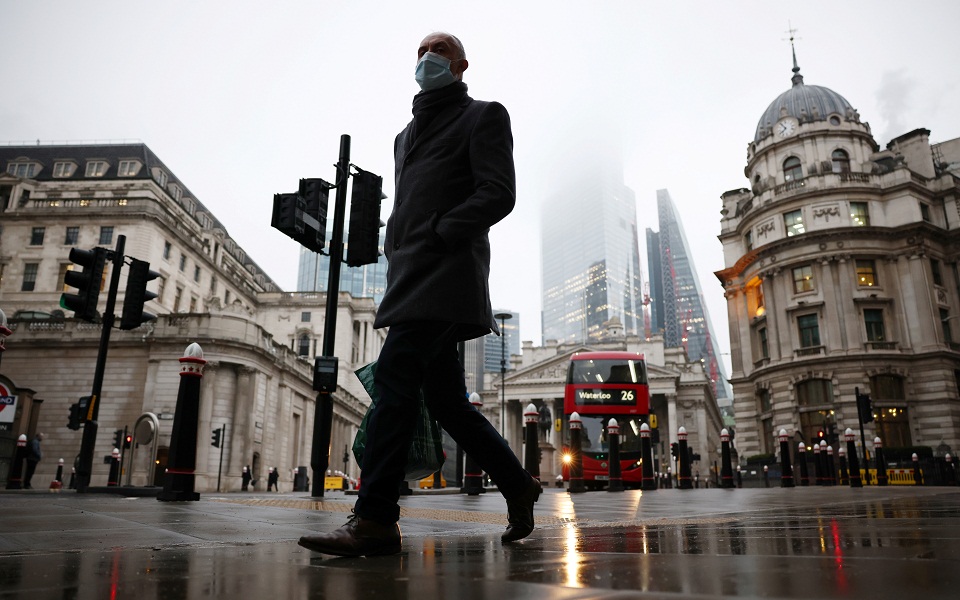 ανησυχεί-αλλά-δεν-τρομάζει-η-νέα-μετάλ-561285091