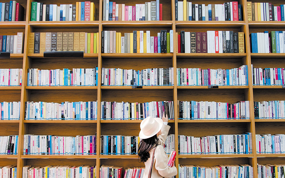 η-ζωτική-ανάγκη-του-βιβλίου-στο-lockdown-561284035