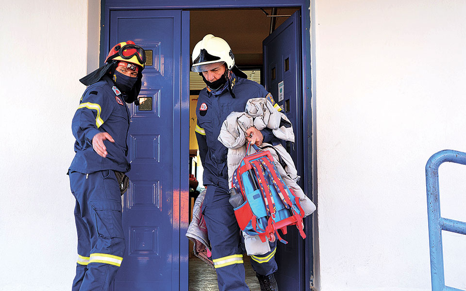 Εκατοντάδες «κόκκινα» κτίρια στη Θεσσαλία-1