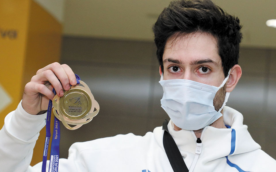 ρουκέτες-από-τον-τεντόγλου-561290566