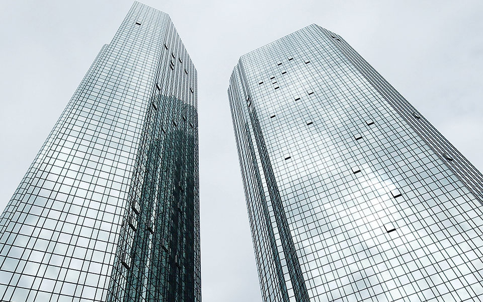 αντιδράσεις-για-τα-μπόνους-της-deutsche-bank-561292117