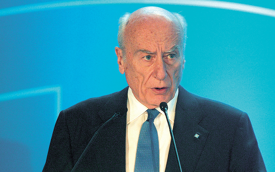 ο-μεγάλος-καπετάνιος-στο-πέλαγος-της-π-561294313