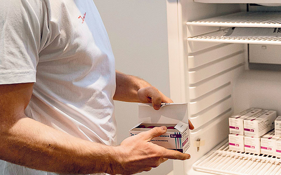 διακοπή-χρήσης-του-εμβολίου-της-astrazeneca-σε-δ-561292954