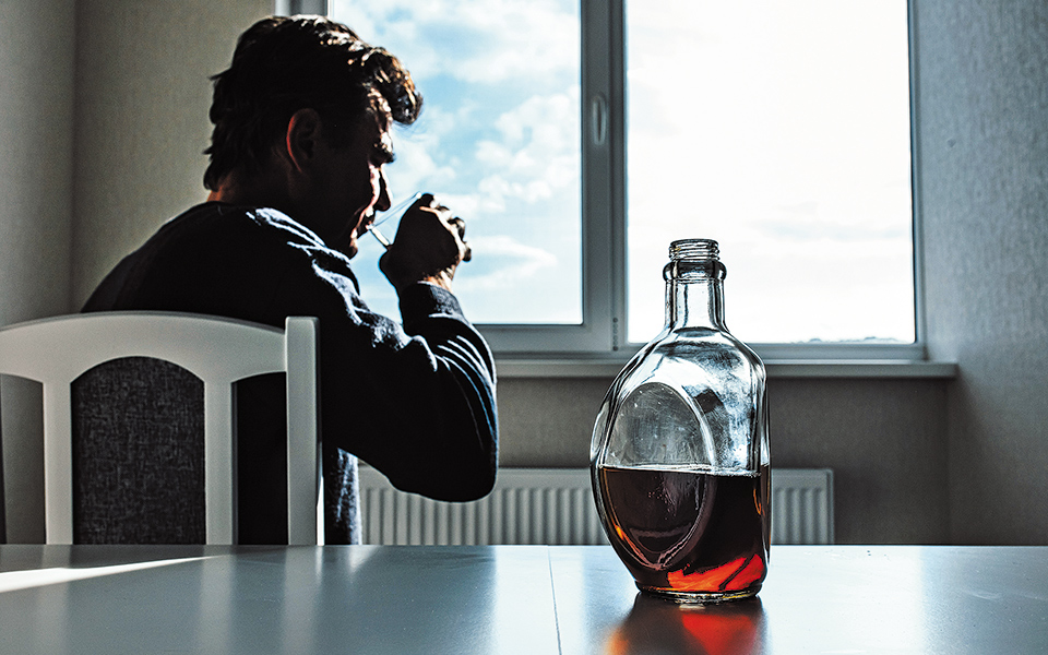 μεταξύ-πρώτου-και-τελευταίου-πολλά-πο-561294559