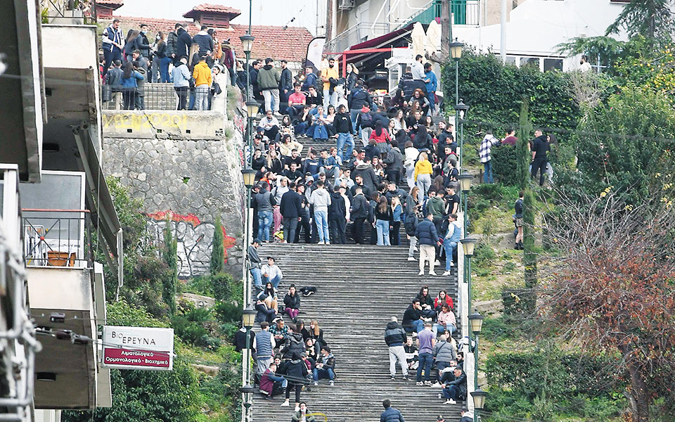 πάτρα-κρυφά-πάρτι-και-πορείες-561295831