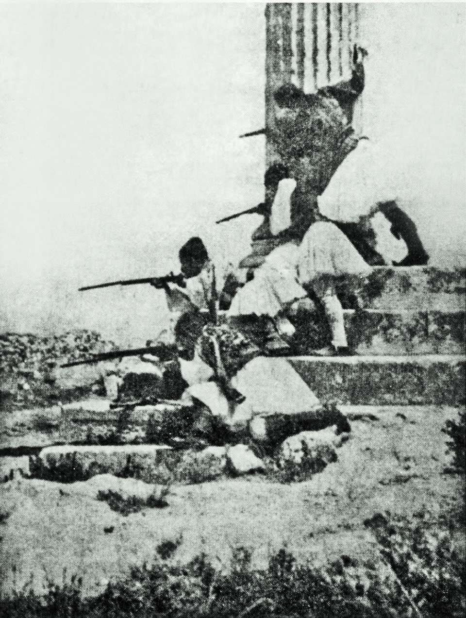 Φουστανέλες και… πολιτική στο σινεμά-1