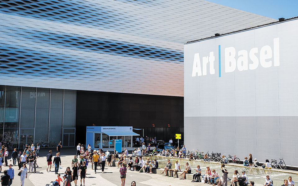 πτώση-για-την-αγορά-της-τέχνης-561298576