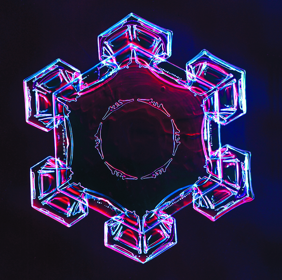 Ανακαλύπτοντας τον μαγικό κόσμο των χιονονιφάδων-1