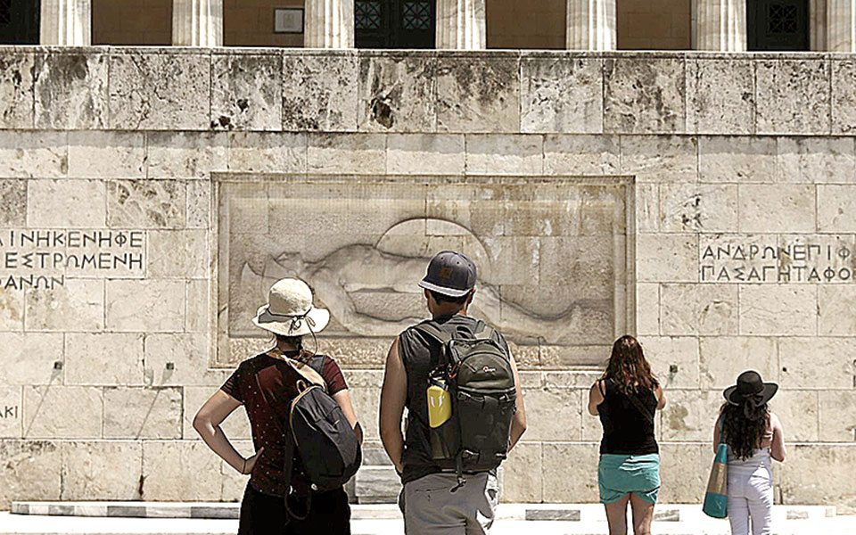 οι-αργοί-εμβολιασμοί-θολώνουν-τον-τ-561304072