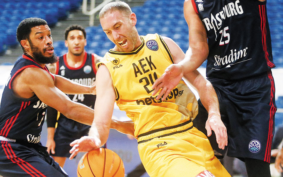 βαριά-ήττα-αεκ-έμεινε-πρώτη-η-νίζνι-561305182