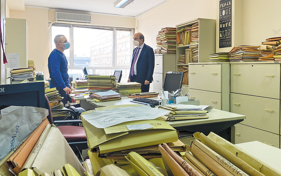 χαμένοι-σε-εκατοντάδες-φακέλους-χωρί-561305152