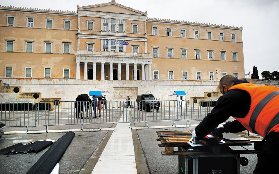 παρέλαση-με-4-000-αστυνομικούς-και-ελεύθε-561305023