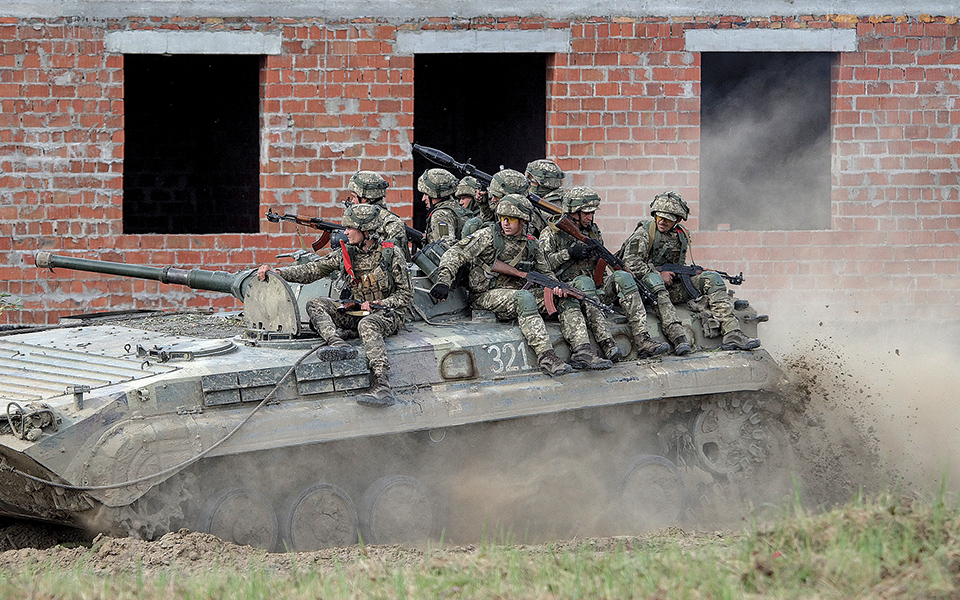 τύμπανα-πολέμου-σε-κίεβο-μόσχα-561309568