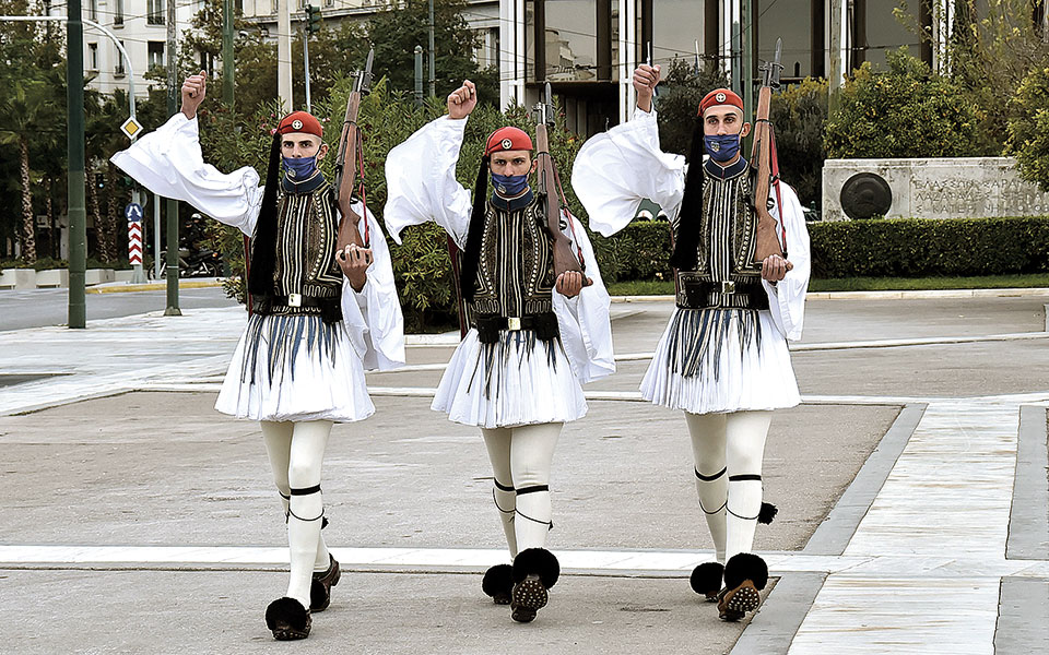 ο-βηματισμός-των-ευζώνων-561306919