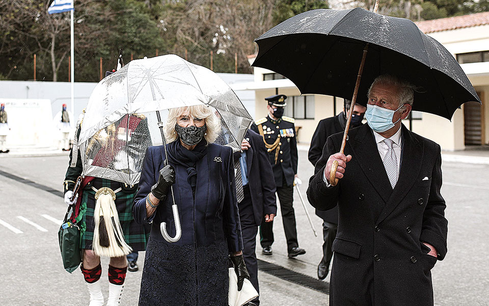 Η συγκινητική επίσκεψη του πρίγκιπα Καρόλου στην Προεδρική Φρουρά-3