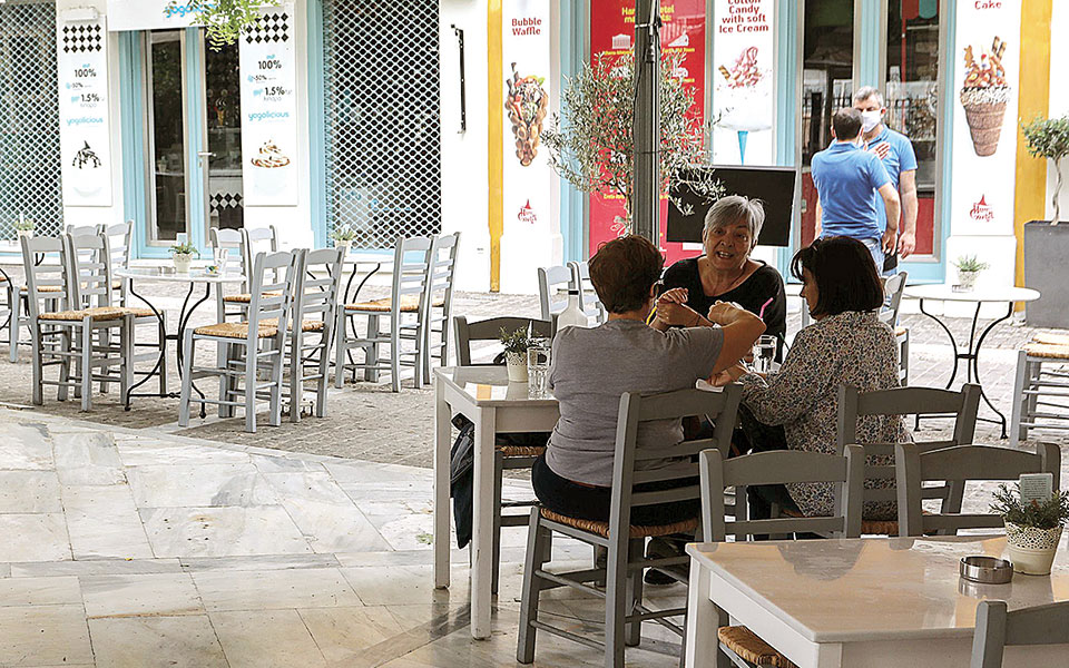 η-πανδημία-επιμένει-τα-μέτρα-στήριξης-561308734