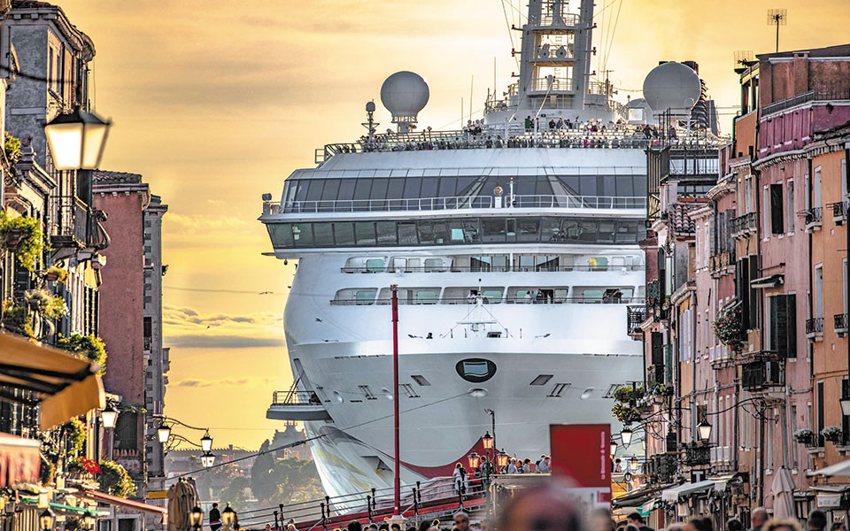 οι-δύο-πλευρές-της-ήσυχης-βενετίας-561312973