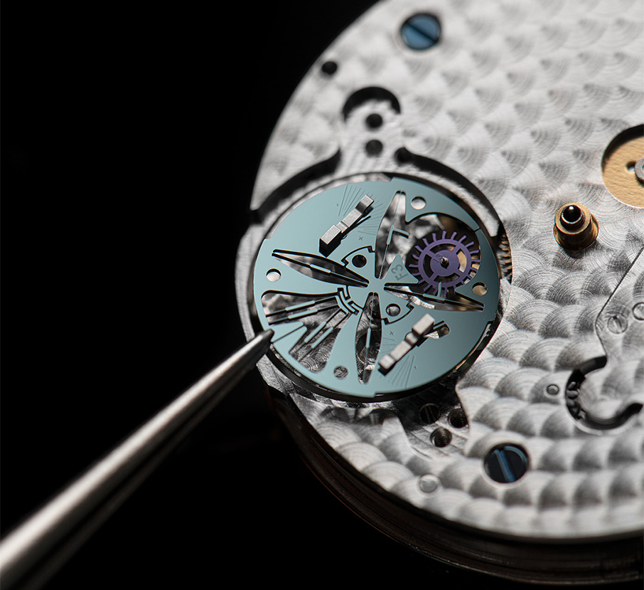 H επαναστατική καινοτομία του FREDERIQUE CONSTANT Slimline Monolithic Manufacture 40Hz-4