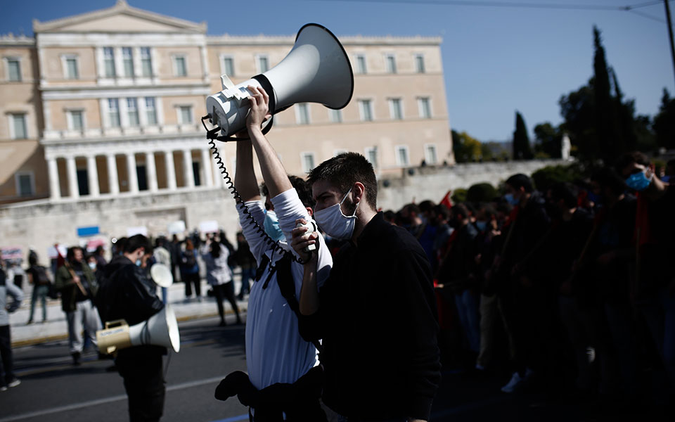 12-διαδηλώσεις-ημερησίως-εν-μέσω-πανδημ-561300811