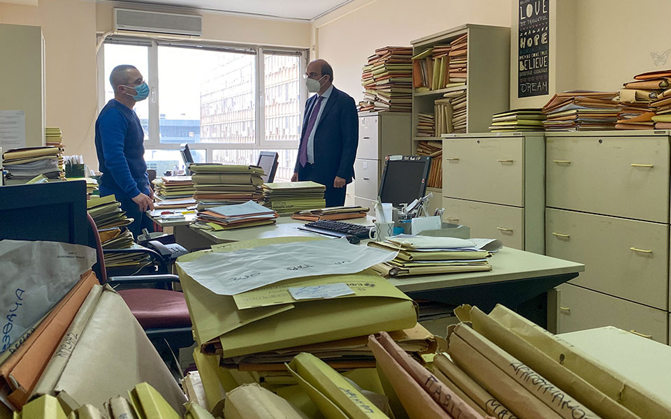 Στα άδυτα της γραφειοκρατίας του ΕΦΚΑ-1