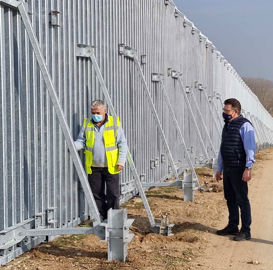 Σε πλήρη εξέλιξη, ένα χρόνο μετά, ο φράχτης στον Έβρο-1
