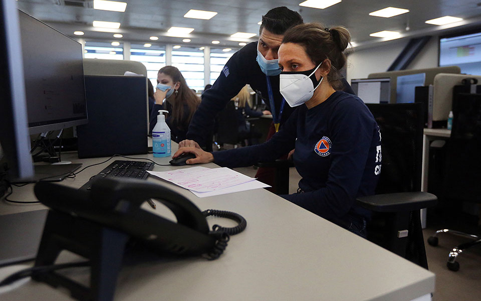 Ακολουθώντας τα ίχνη της Covid (εικόνες)-5