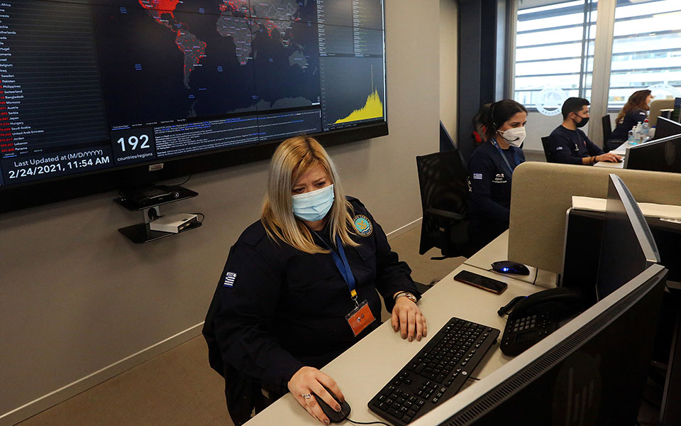 Ακολουθώντας τα ίχνη της Covid (εικόνες)-8