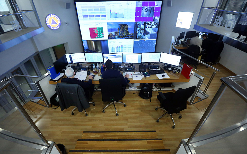 ακολουθώντας-τα-ίχνη-της-covid-εικόνες-561280219