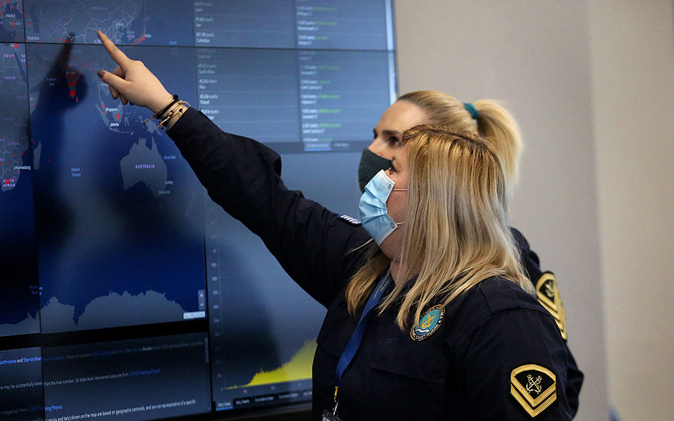 Ακολουθώντας τα ίχνη της Covid (εικόνες)-6